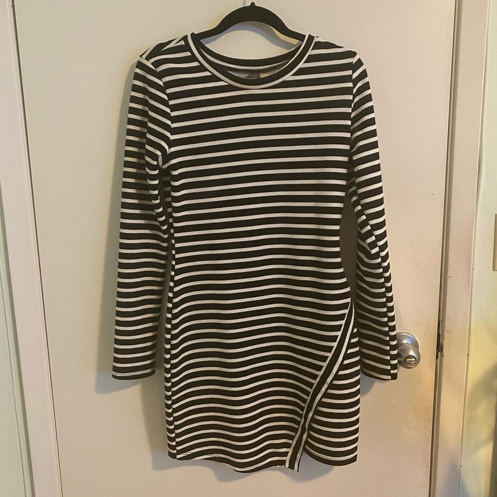 Sienna long-sleeve black/white dress, size L